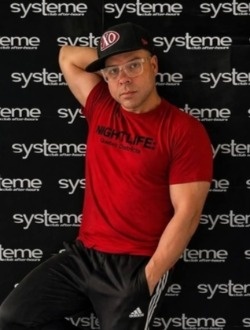 Alex's profile, a single 47-year-old a man in Québec