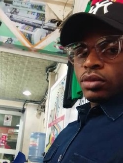Ghis's profile, a single 35-year-old a man in Brazzaville