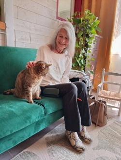 Jo's profile, a single 77-year-old a woman in Belleville-en-Beaujolais