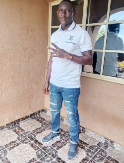 Chirac's profile, a single 38-year-old a man in Douala
