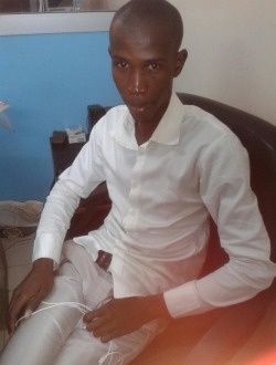 Abdou's profile, a single 36-year-old a man in Dakar