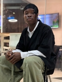 Barry's profile, a single 26-year-old a man in Chicago