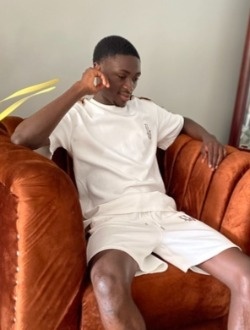 Victor's profile, a single 21-year-old a man in Abang