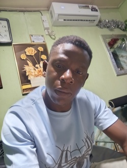 Ceverin's profile, a single 33-year-old a man in Douala