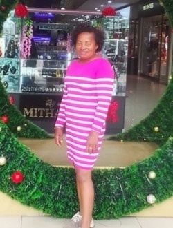 Clementine's profile, a single 53-year-old a woman in 67 Ha