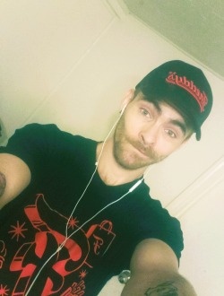 Robert's profile, a single 27-year-old a man in Ada