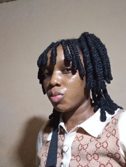 Laresse's profile, a single 25-year-old a woman in Douala
