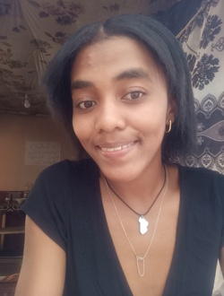Mirinda's profile, a single 23-year-old a woman in Antananarivo