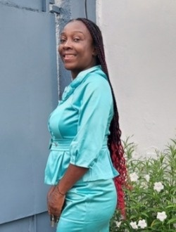 Vicky's profile, a single 42-year-old a woman in Douala