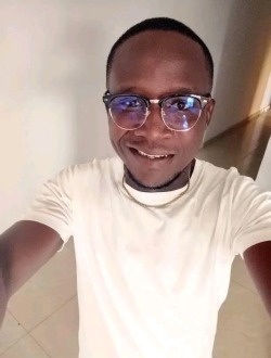 Marc's profile, a single 32-year-old a man in Adidogomé