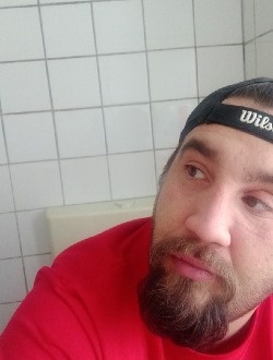 Emanuel's profile, a single 32-year-old a man in Hoofddorp