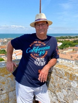 Francis's profile, a single 67-year-old a man in Albion