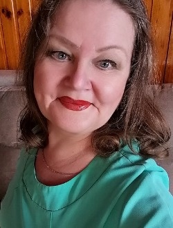 Lady's profile, a single 52-year-old a woman in Los Angeles