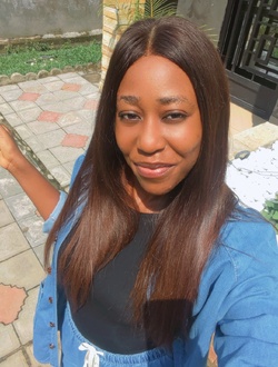 Danielle's profile, a single 36-year-old a woman in Douala