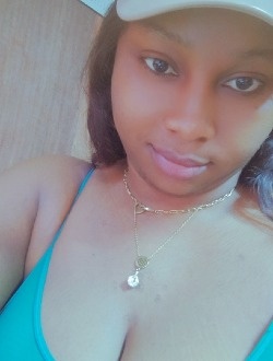 Honneur's profile, a single 30-year-old a woman in Douala