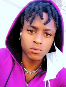 Akim's profile, a single 19-year-old a man in Mbour