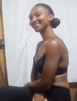Rose's profile, a single 25-year-old a woman in Alovingo