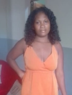 Nomena's profile, a single 23-year-old a woman in Toamasina