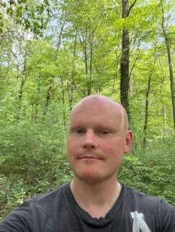 Jo's profile, a single 40-year-old a man in Genly