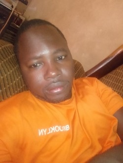 Benji's profile, a single 32-year-old a man in Ouagadougou