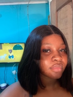 Vérone's profile, a single 24-year-old a woman in Douala