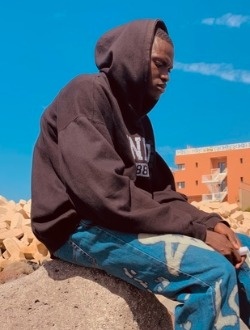 Ousmane Niang's profile, a single 23-year-old a man in Dakar