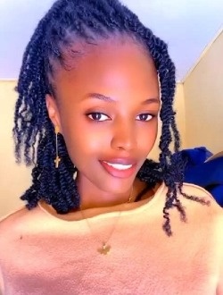 Tina's profile, a single 25-year-old a woman in 1200 Logements