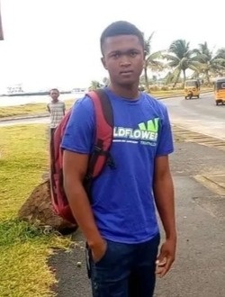Phornot's profile, a single 26-year-old a man in 1ER Arrondissement