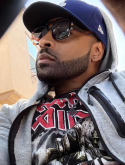 Vagars's profile, a single 41-year-old a man in New York Mills