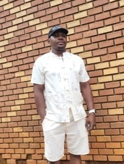 Doc's profile, a single 37-year-old a man in Etoug