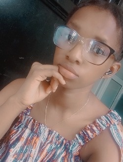 Julie's profile, a single 22-year-old a woman in Yaoundé