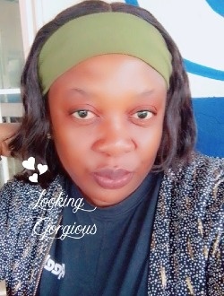 Solange's profile, a single 45-year-old a woman in Libreville