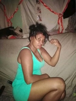 Clarisse's profile, a single 34-year-old a woman in 1ER Arrondissement