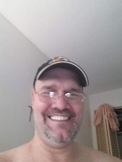 Ron's profile, a single 62-year-old a man in Tampa