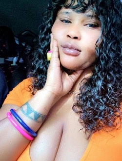 Aurella's profile, a single 25-year-old a woman in Accra