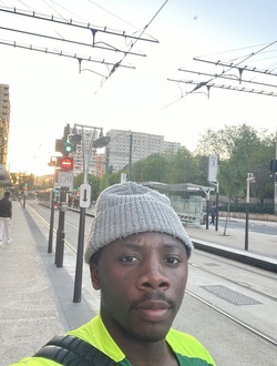 Paul's profile, a single 24-year-old a man in Paris
