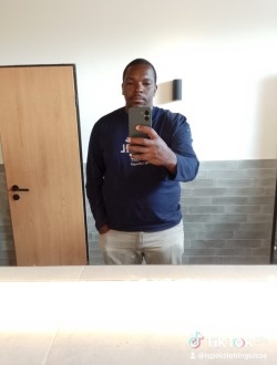 Issa's profile, a single 30-year-old a man in Brema-Hamburga archidiocese