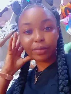 Etoile's profile, a single 18-year-old a woman in Douala