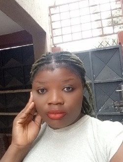 Pré's profile, a single 29-year-old a woman in Lomé