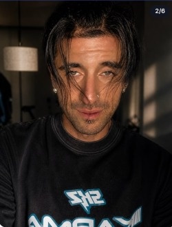 profile picture 0