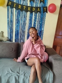 Farat's profile, a single 27-year-old a woman in Antananarivo