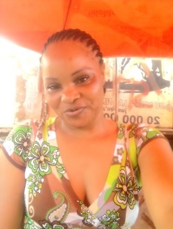 Lanie's profile, a single 40-year-old a woman in Yaoundé