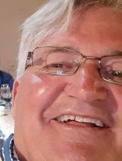 Allen's profile, a single 68-year-old a man in Saguenay