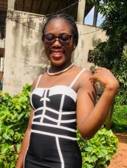 Gabrielle's profile, a single 20-year-old a woman in Yaoundé