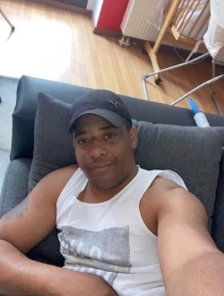 Lazaro's profile, a single 46-year-old a man in Eibar