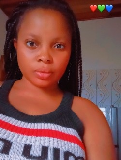 Alicia's profile, a single 27-year-old a woman in Yaoundé