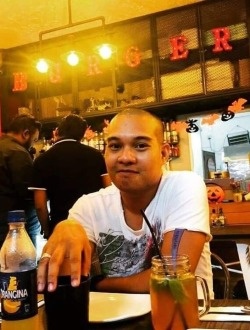 Enzo's profile, a single 34-year-old a man in Pointe aux Sables