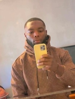 Dief's profile, a single 26-year-old a man in Douala
