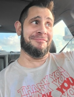 Johnny's profile, a single 35-year-old a man in Springfield