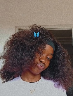 Rixella's profile, a single 20-year-old a woman in Libreville
